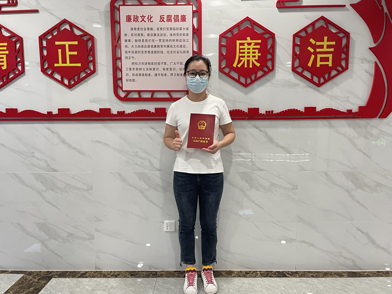 230703江门新会:不动产登记“办不成事”反映专窗办好了棘手“大红本” (1).jpg