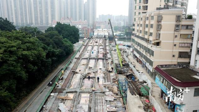 北岸施工现场。