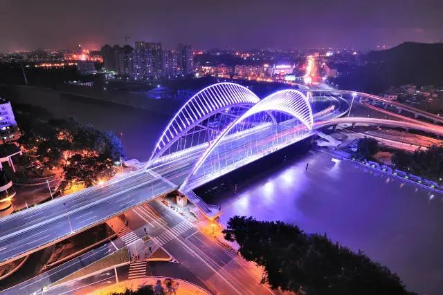 江门市建管中心不断提升政府工程代建管理水平,促进代建项目更廉洁、更高效、更优质、更安全发展。 图片