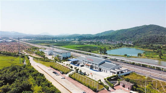 江湛铁路双水镇站航拍图。 江湛铁路双水镇站航拍图。